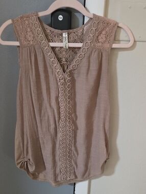 PerSeption Concept Taupe Lace-Trim Sleeveless Tank